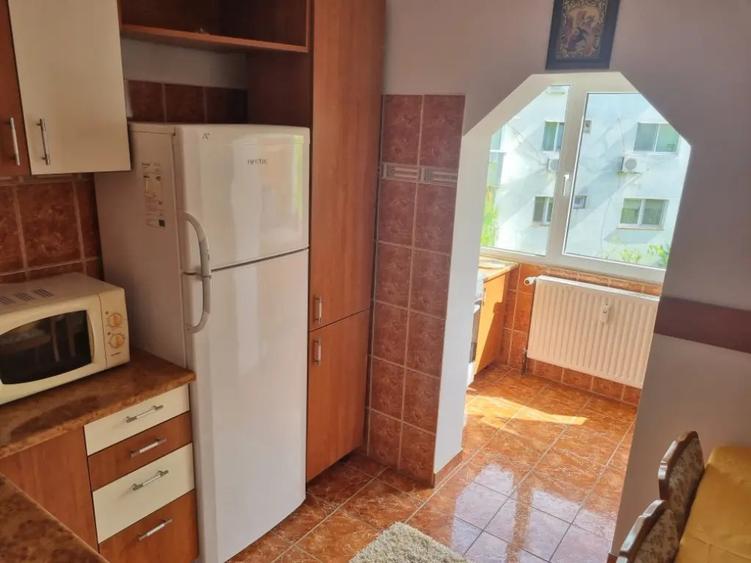 Apartament cu 2 camere decomandat în Mihai Bravu