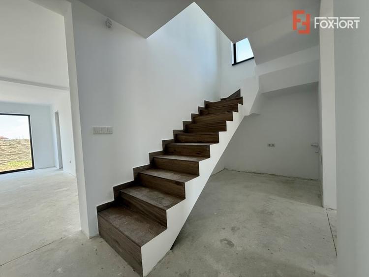 Duplex cu 4 camere cu Canalizare în Dumbrăvița