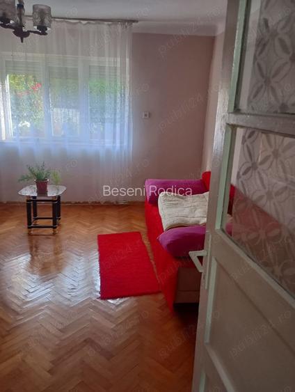 Vand casa in loc.livada