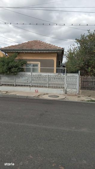 Casă cu 5 camere cu Teren 458 Mp în Caracal