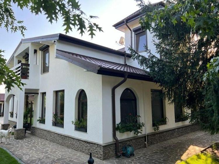 Casă individuală cu 7 camere cu Teren 1576 Mp în Snagov