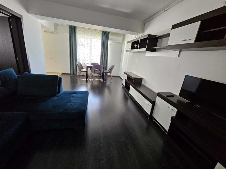 Apartament cu 3 camere semidecomandat în 13 Septembrie