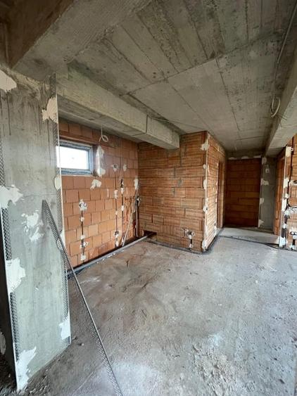 Apartament cu 2 camere semidecomandat în Independenței