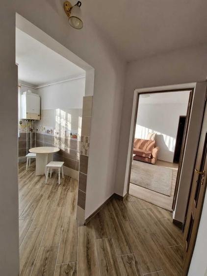Apartament cu 2 camere semidecomandat în Central