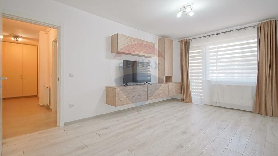 Apartament cu 2 camere decomandat, mobilat în Tractorul