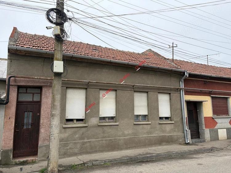 Casă cu 3 camere cu Teren 50 Mp în Central