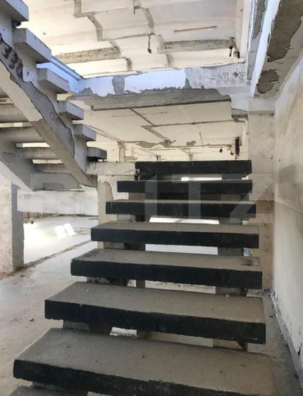 Spațiu comercial, de 780 mp, în Vest