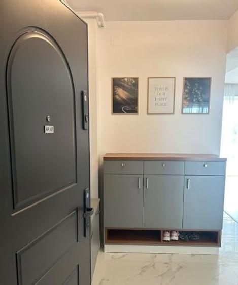 Apartament cu 3 camere semidecomandat, mobilat în Rahova