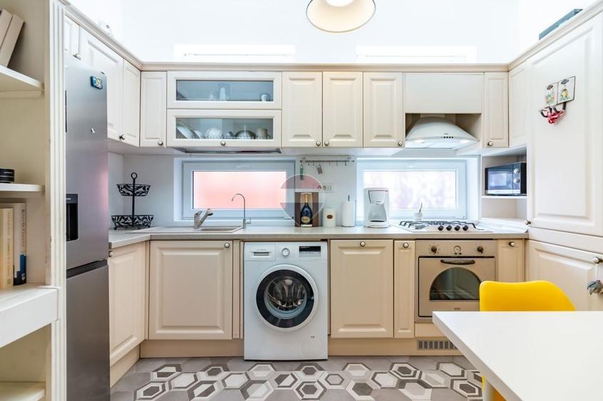 Apartament cu 4 camere semidecomandat, mobilat în Turda