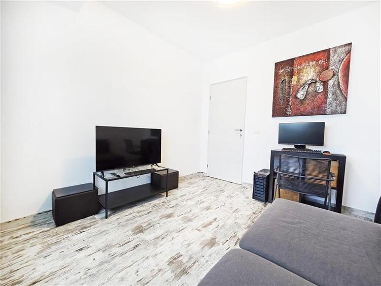 Duplex cu 4 camere cu Canalizare în Domnești