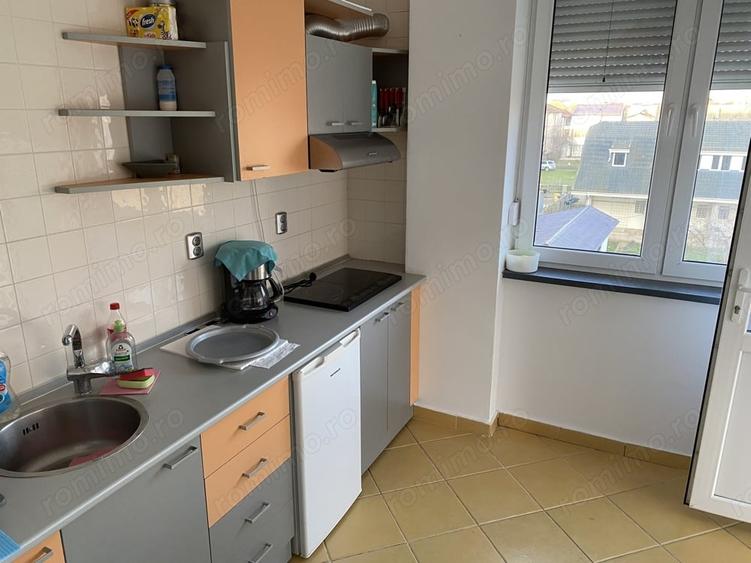 Apartament cu 2 camere decomandat în Costinești