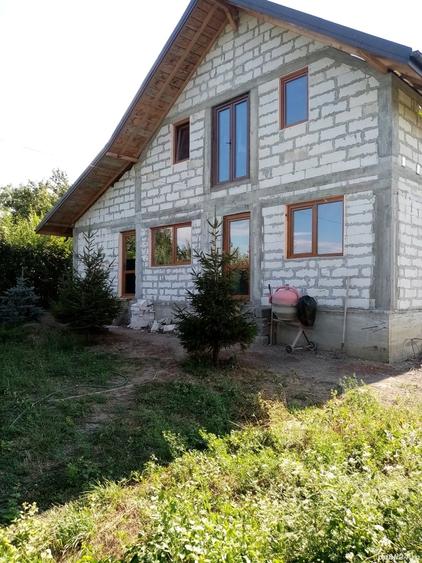 Casă cu 6 camere cu Teren 1550 Mp în Voinești