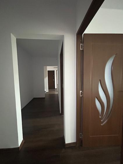 Apartament cu 3 camere decomandat în I. C. Frimu