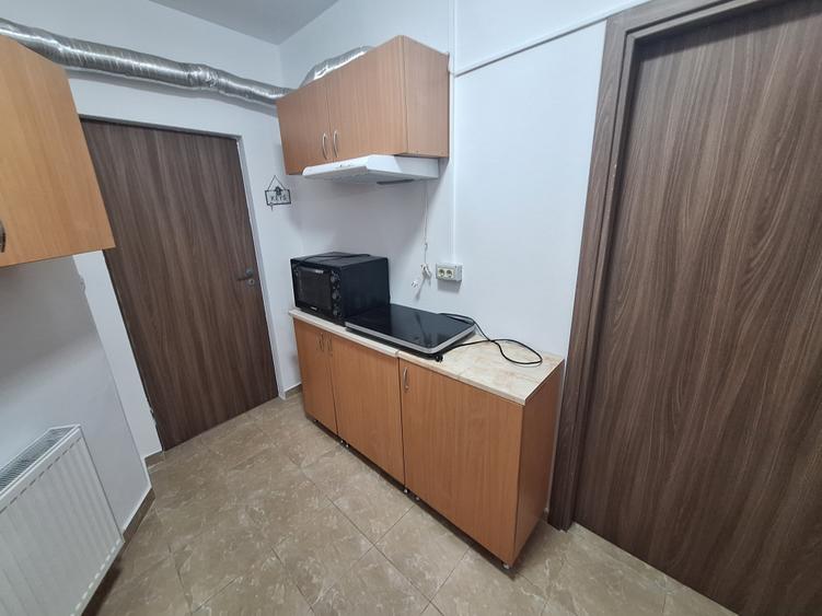 Garsonieră decomandată în Complex Studențesc