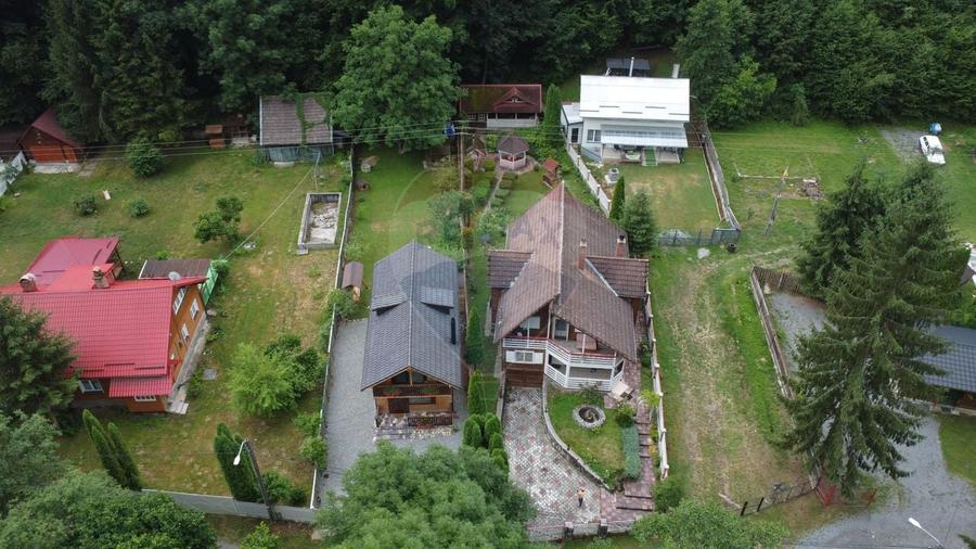 Casă individuală cu 7 camere cu Teren 600 Mp în Frăsinet