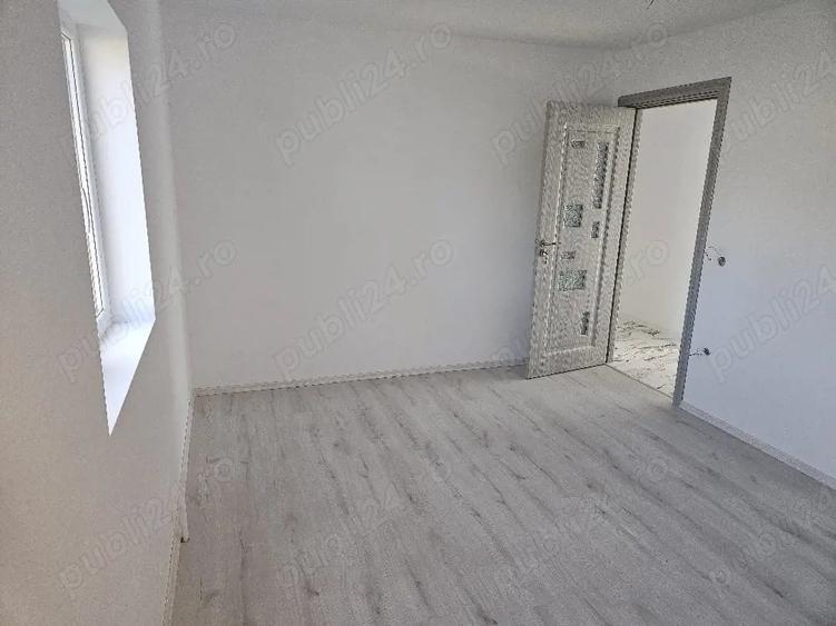 Casă cu 4 camere cu Teren 500 Mp în Pecineaga