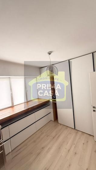 Apartament cu 3 camere semidecomandat în Ultracentral