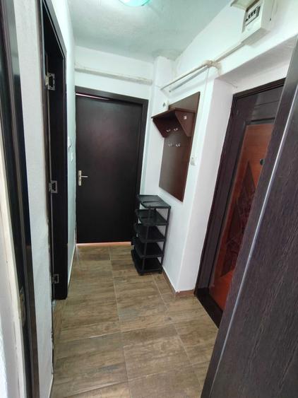 Apartament cu 2 camere semidecomandat în Piscoiu