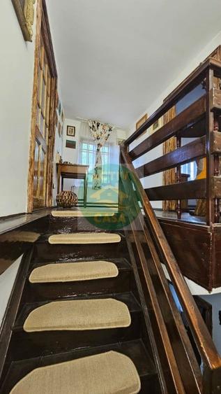 Casă cu 4 camere cu Teren 500 Mp în Central