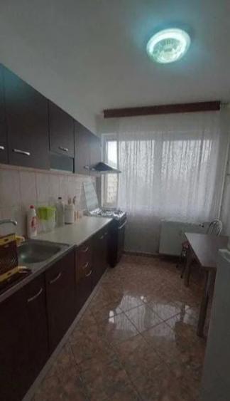 Apartament cu 2 camere semidecomandat în Baba Novac