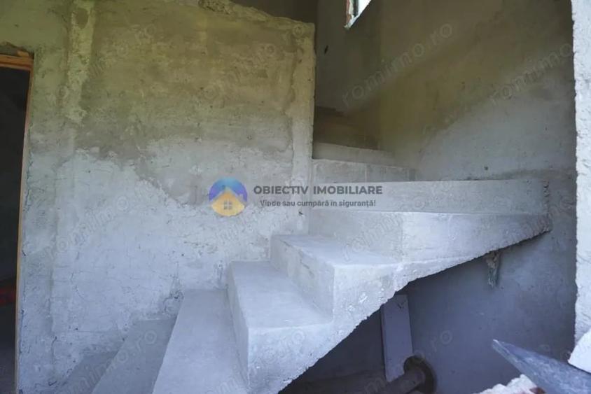 Casă cu Teren 600 Mp în Cut