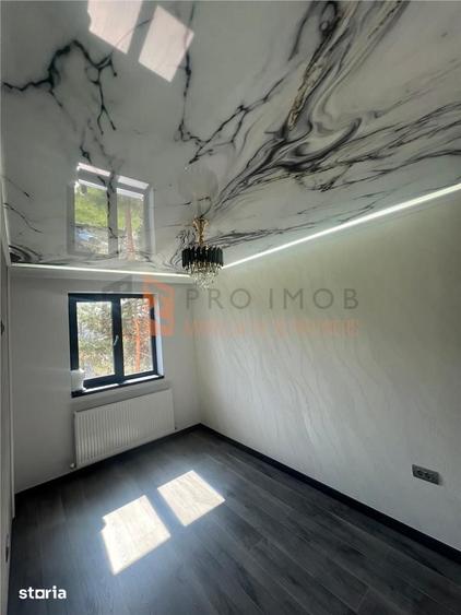 Apartament cu 3 camere semidecomandat în Central