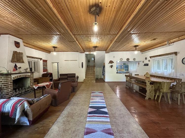 Casă cu 4 camere cu Teren 3532 Mp în Băile Homorod