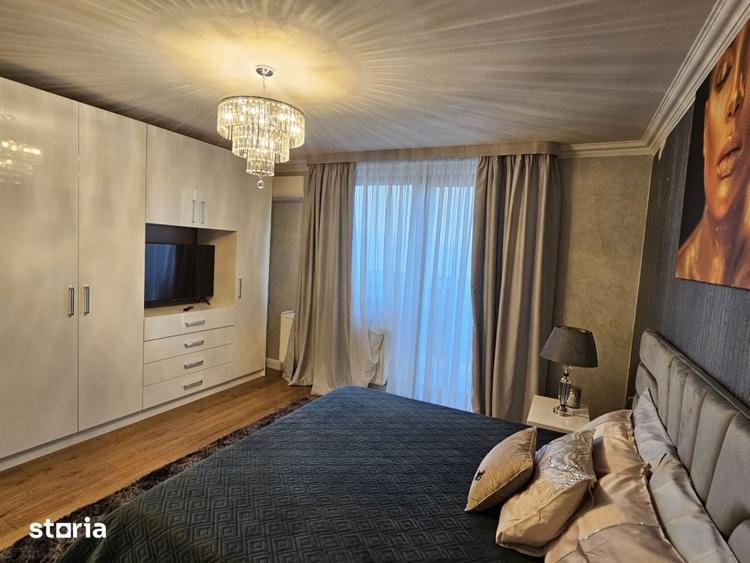 Casă cu 8 camere cu Teren 800 Mp în Plaiul Vulcanești