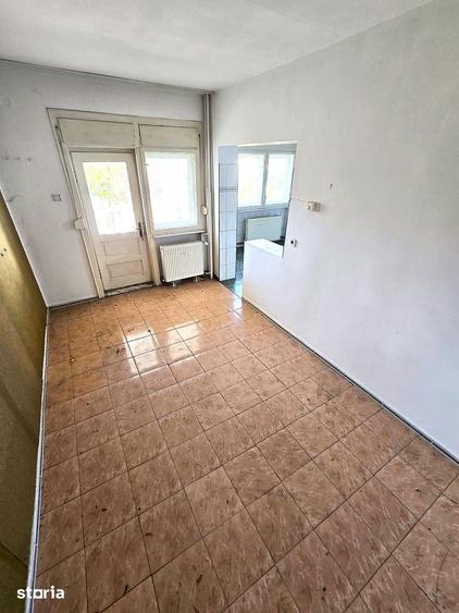 Casă cu 4 camere cu Teren 420 Mp în Titulescu