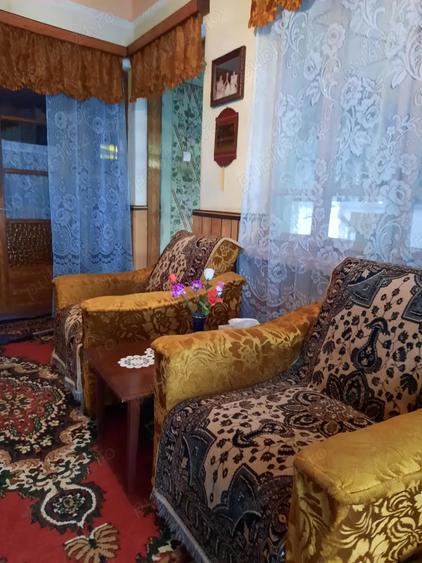 Casă cu 4 camere cu Teren 1862 Mp în Anina
