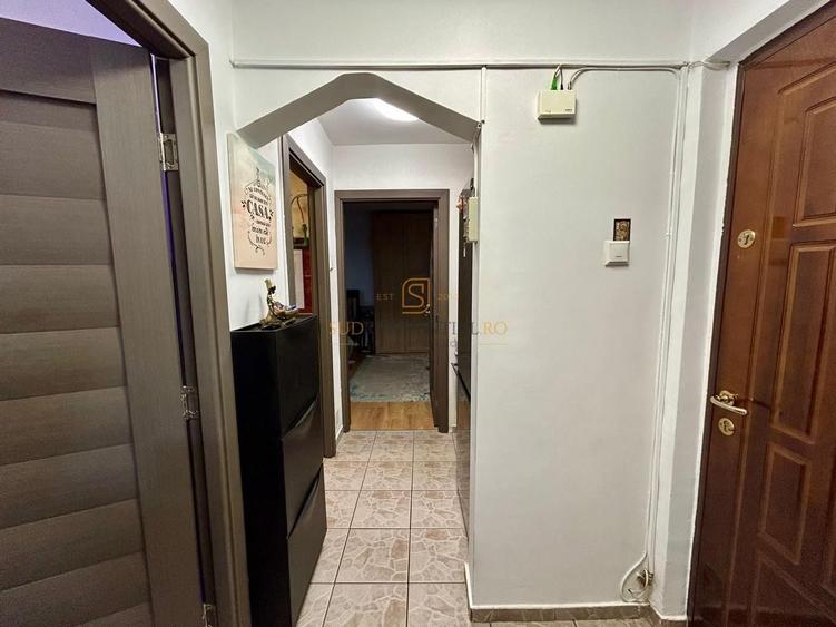 Apartament cu 2 camere decomandat, mobilat în Brâncoveanu