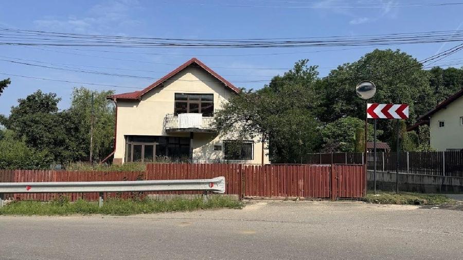 Casă individuală cu 5 camere cu Teren 272 Mp în Telega