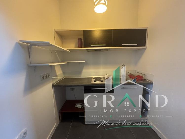 Apartament cu 2 camere semidecomandat, mobilat în Mărăști
