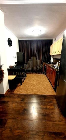 Apartament cu 2 camere semidecomandat, mobilat în Rahova