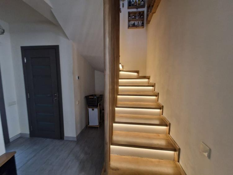 Duplex cu 5 camere cu Canalizare în Dezmir