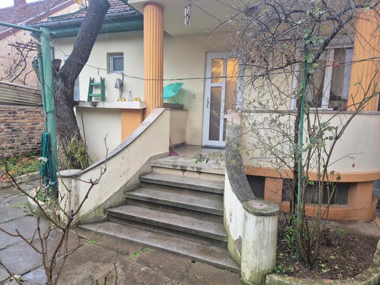 Casă individuală cu 2 camere cu Canalizare în Moroasa 1