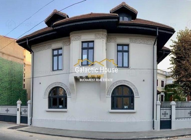 Casă individuală cu 12 camere cu Teren 475 Mp în Romană