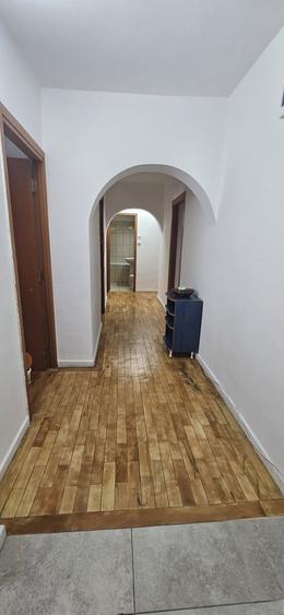 Apartament cu 4 camere decomandat, mobilat în Iancului