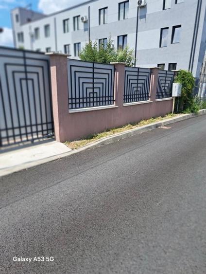 Casă individuală cu 5 camere cu Canalizare în Central