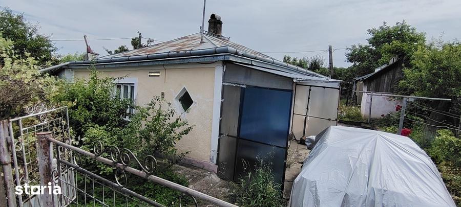 Casă cu 3 camere cu Teren 1000 Mp în Central