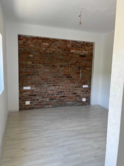 Casă cu 4 camere în Vest