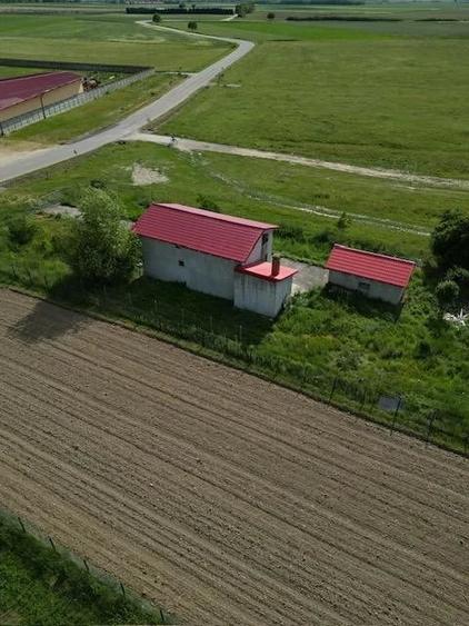 Casă cu Teren 2422 Mp în Central