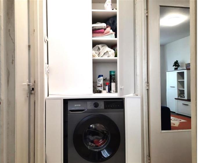 Apartament cu 2 camere semidecomandat, mobilat în Decebal