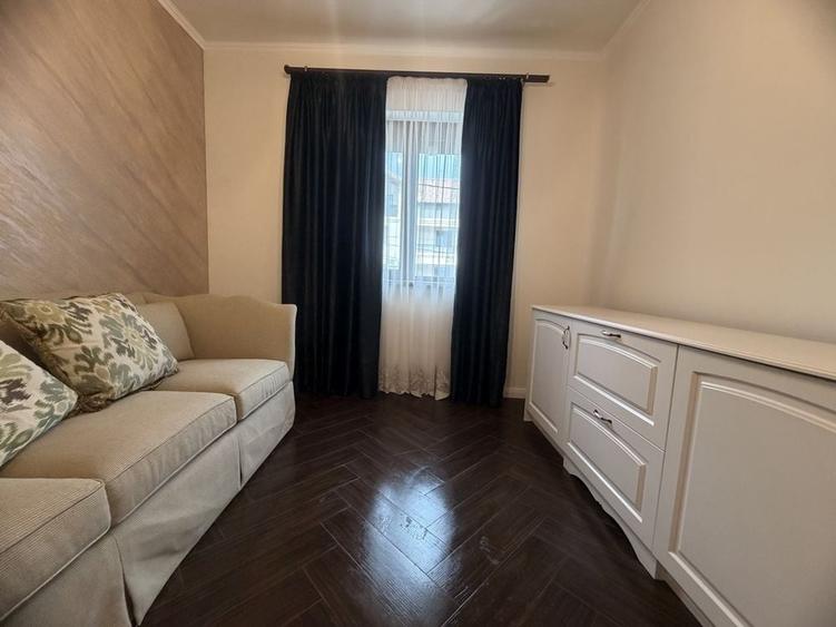 Apartament cu 3 camere decomandat în Dumbrăvița
