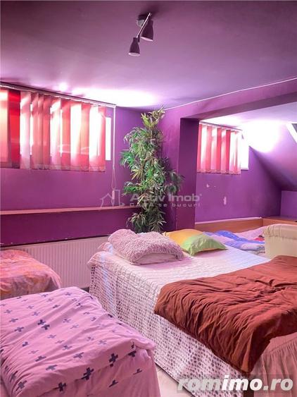Casă cu 10 camere cu Teren 300 Mp în Vulcan