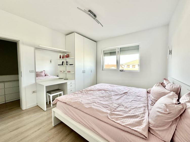 Duplex cu 4 camere cu Canalizare în Moșnița Veche