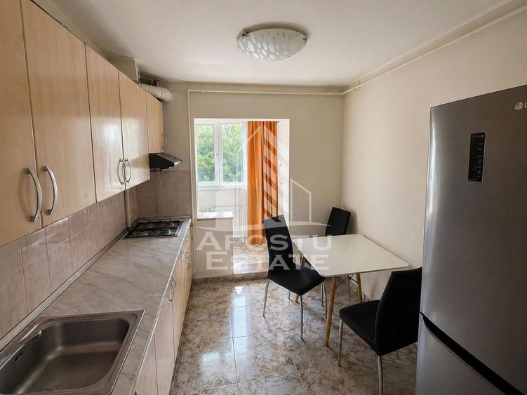 Apartament cu 3 camere decomandat în Complex Studențesc