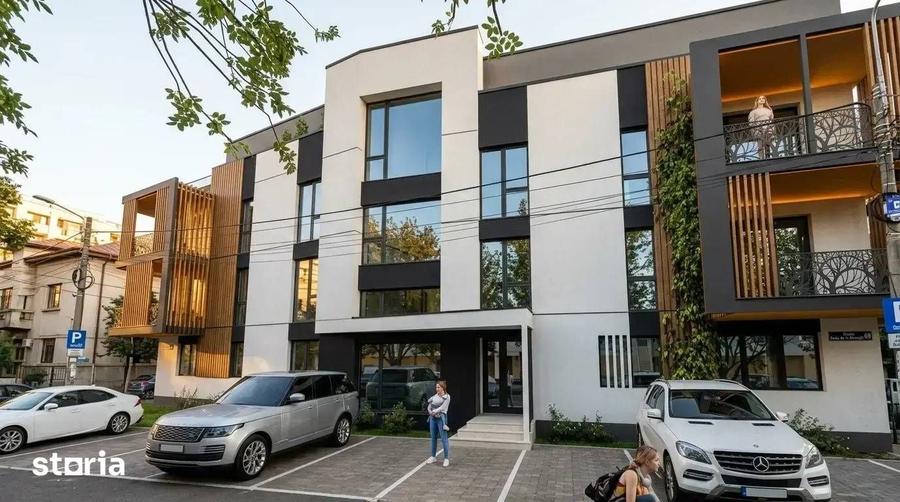 Apartament cu 4 camere decomandat în Ștefan cel Mare