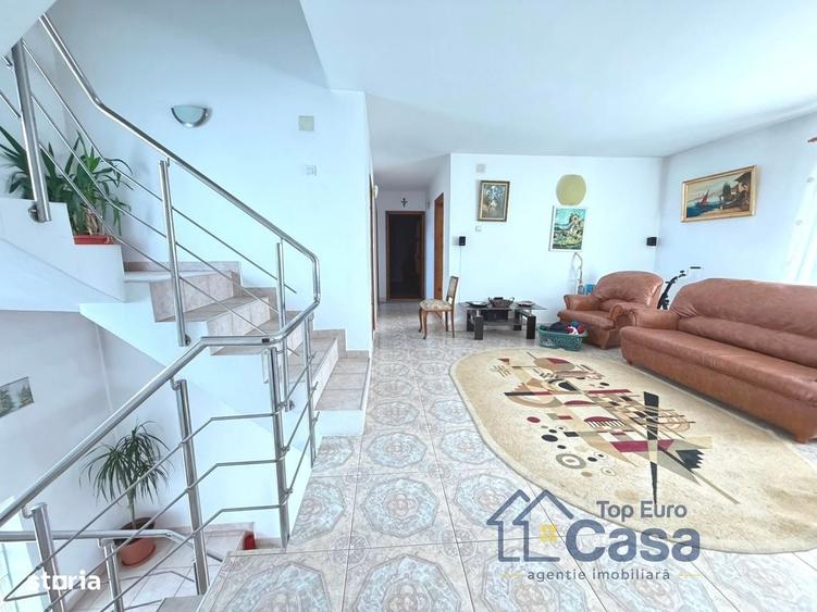 Casă cu 4 camere cu Teren 1676 Mp în Central