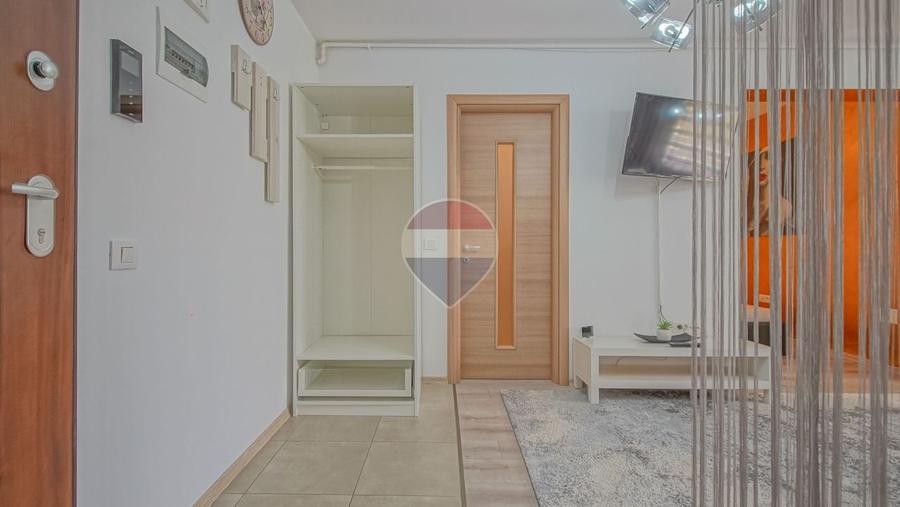 Apartament cu 2 camere semidecomandat, mobilat în Tractorul